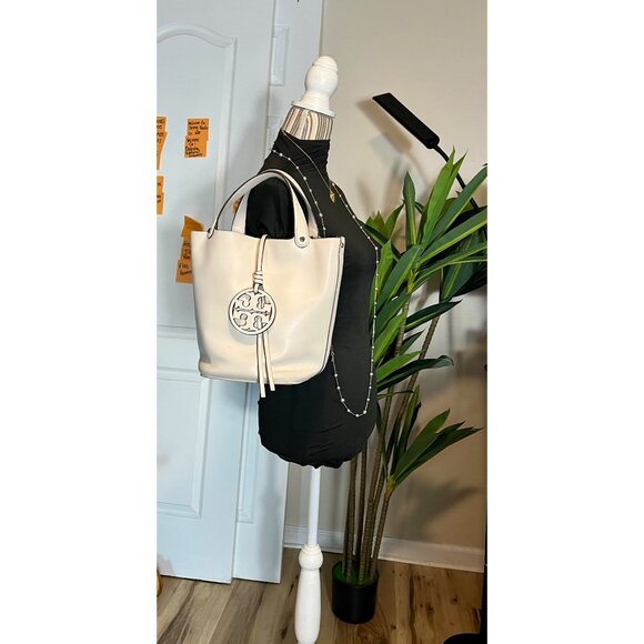 AUTHENTIC TORY BURCH WINTER WHITE LEATHER MILLER SHOULDER BAG WITH DETACHABLE ST - Picture 12 of 15